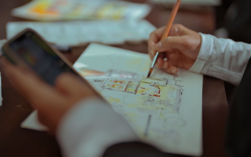 Banyak orang menganggap sketching (membuat sketsa) hanyalah hobi untuk mengisi waktu luang atau bakat bawaan yang hanya dimiliki segelintir orang. Padahal, sketching adalah sebuah keahlian yang bisa dipelajari siapa saja, dan manfaatnya jauh melampaui sekadar menghasilkan gambar yang indah di atas kertas.